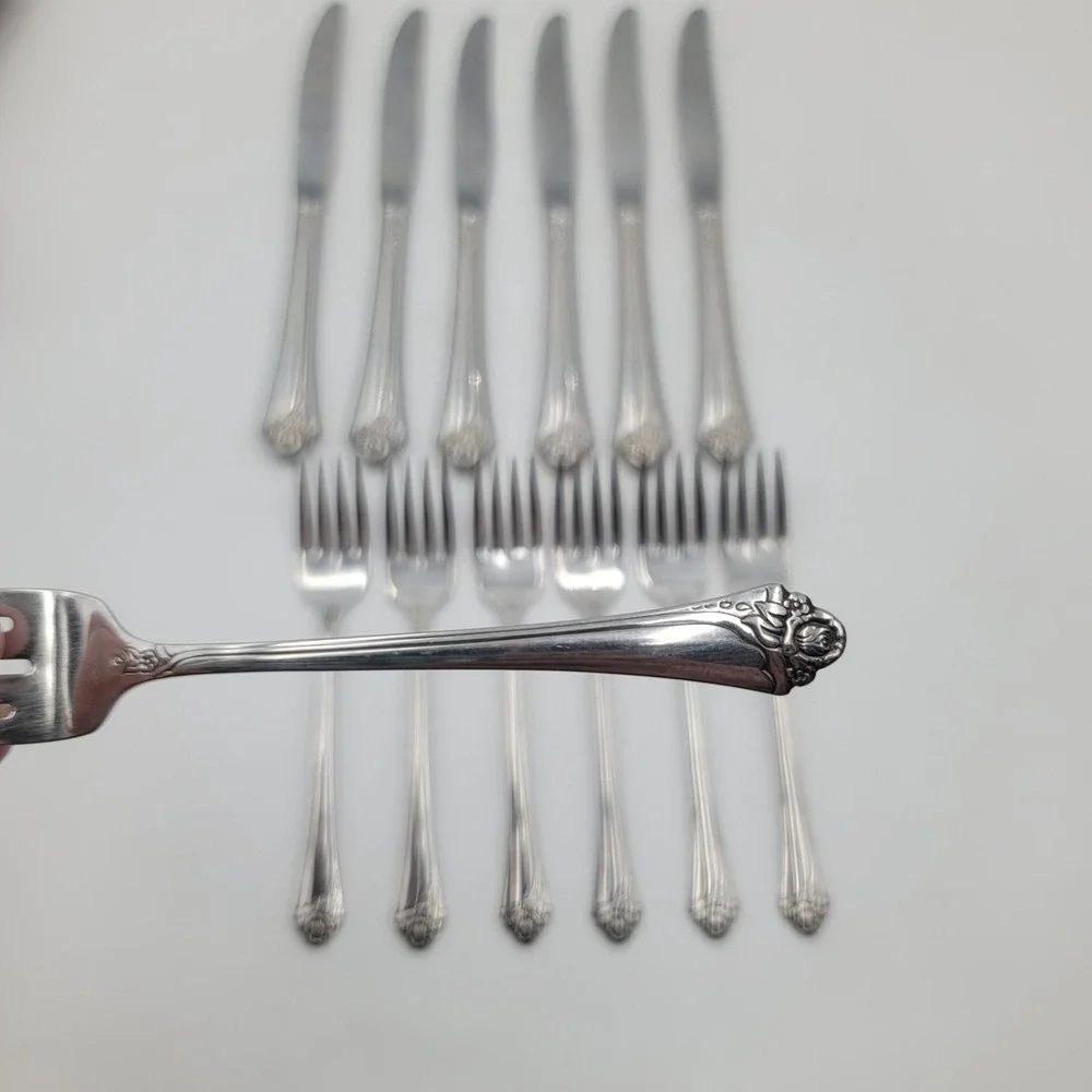 13pc Oneida Community Fantasy Rose Stainless Flatware Set 6 Knives 7 Salad Forks